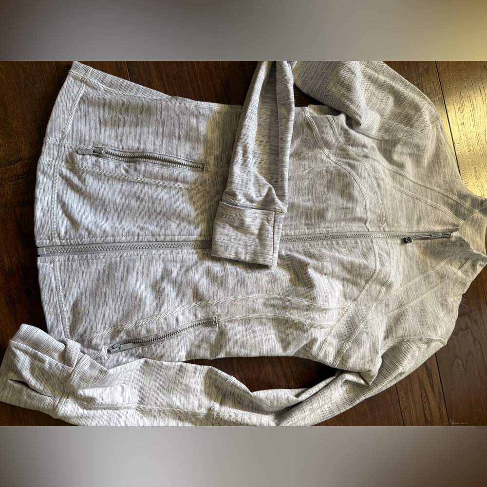 Lululemon define heather gray size 6